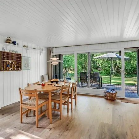 Prázdninový dům Yngvy - 1-3km From The Sea By Interhome