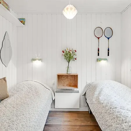 Prázdninový dům Yngvy - 1-3km From The Sea By Interhome *