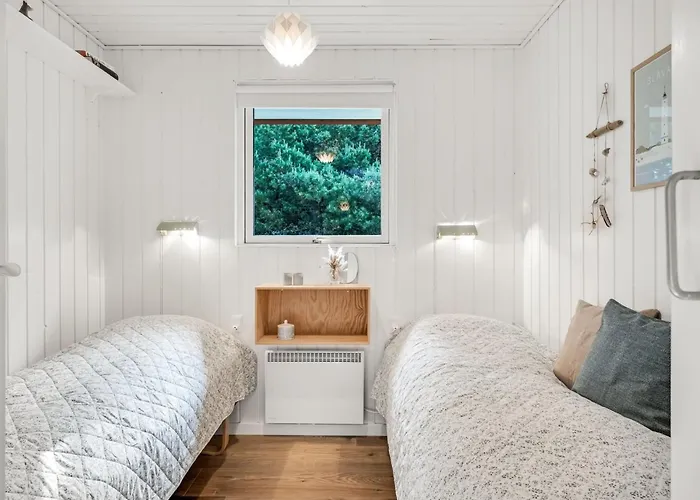 Feriehus Yngvy - 1-3km From The Sea By Interhome