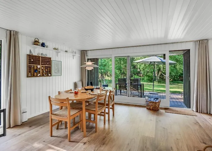 Feriehus Yngvy - 1-3km From The Sea By Interhome