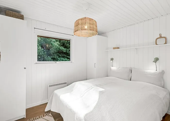 Feriehus Yngvy - 1-3km From The Sea By Interhome