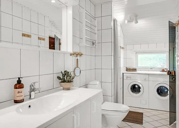 Feriehus Yngvy - 1-3km From The Sea By Interhome