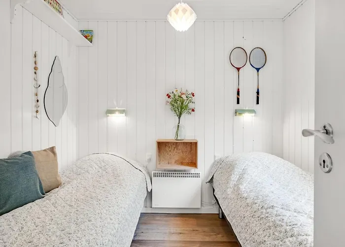 Feriehus Yngvy - 1-3km From The Sea By Interhome *